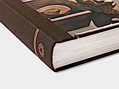 Sert Kapaklı Kitap