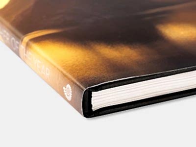 Sert Kapaklı Kitap